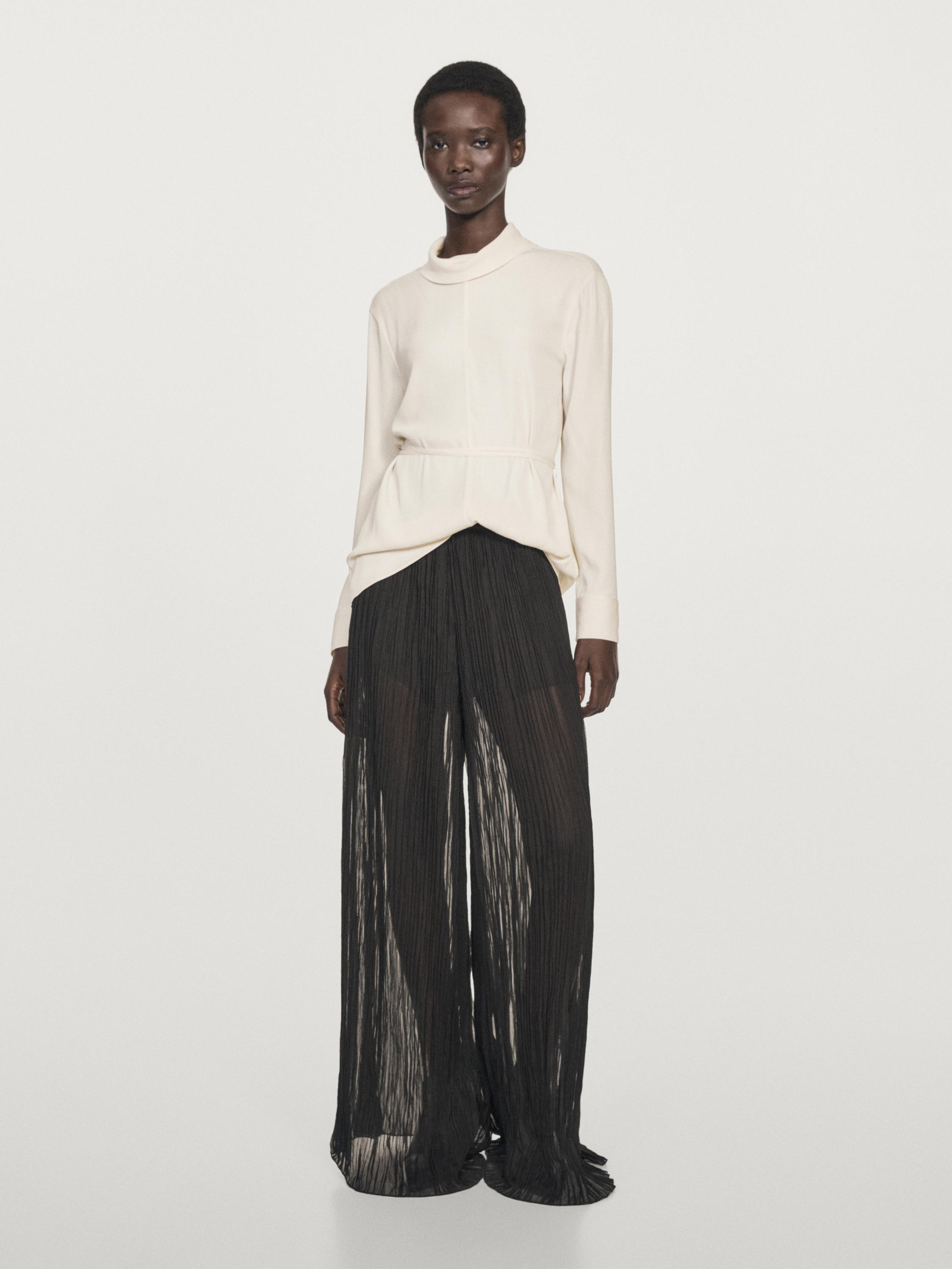 Pleated wide-leg trousers